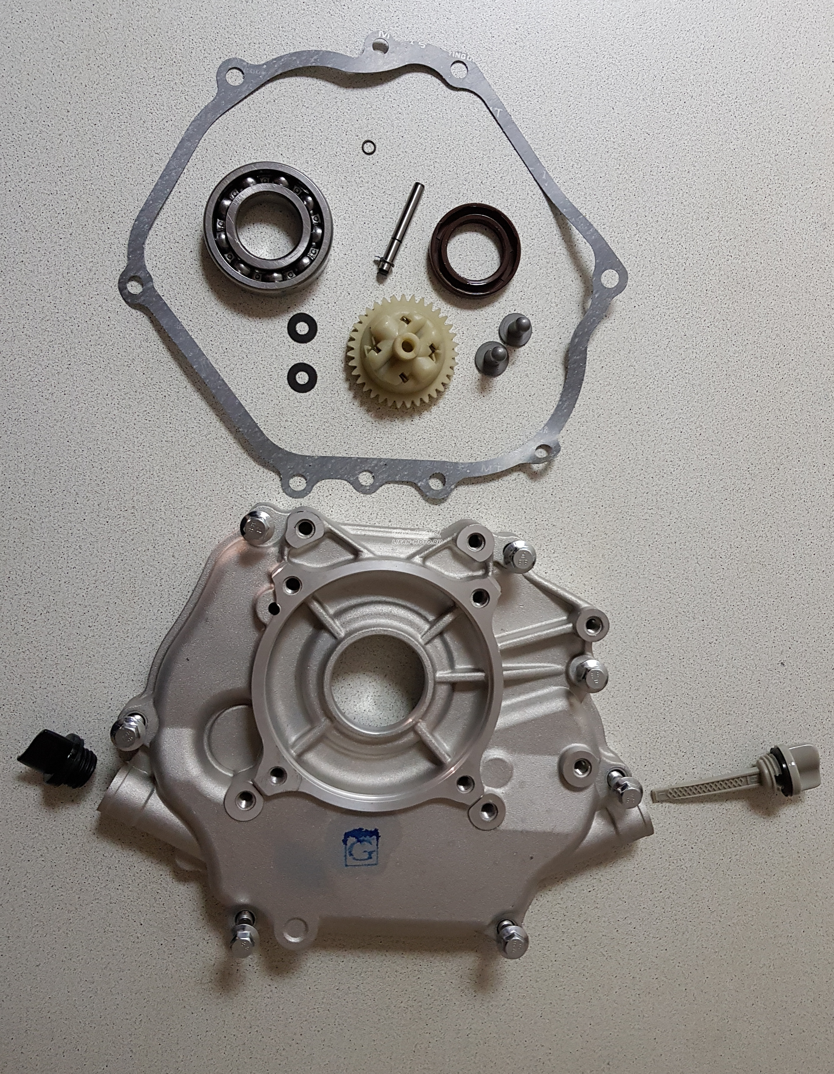 картинка Крышка картера LIFAN 173F-R, 177F-R (90*90) (в сборе) от официального представителя завода LIFAN в России картинка Крышка картера LIFAN 173F-R, 177F-R (90*90) (в сборе) от официального представителя завода LIFAN в России